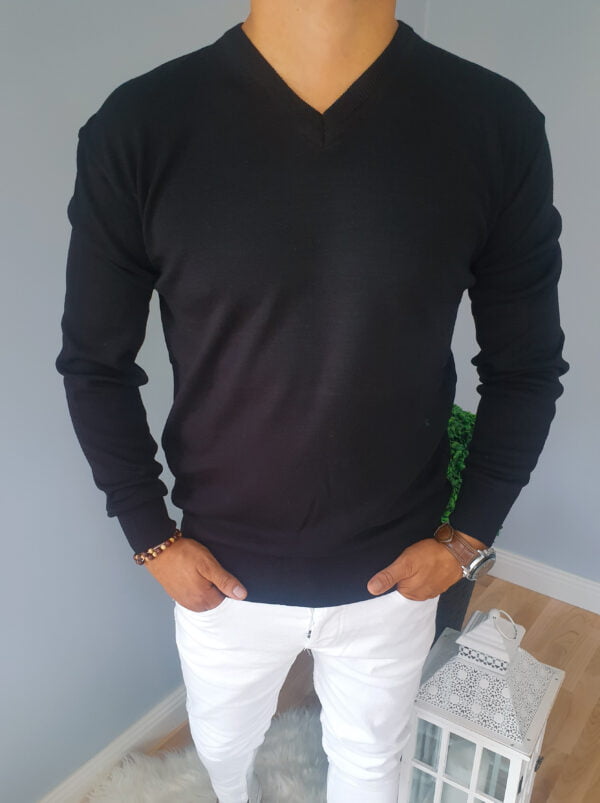 Klasyczny czarny męski sweter