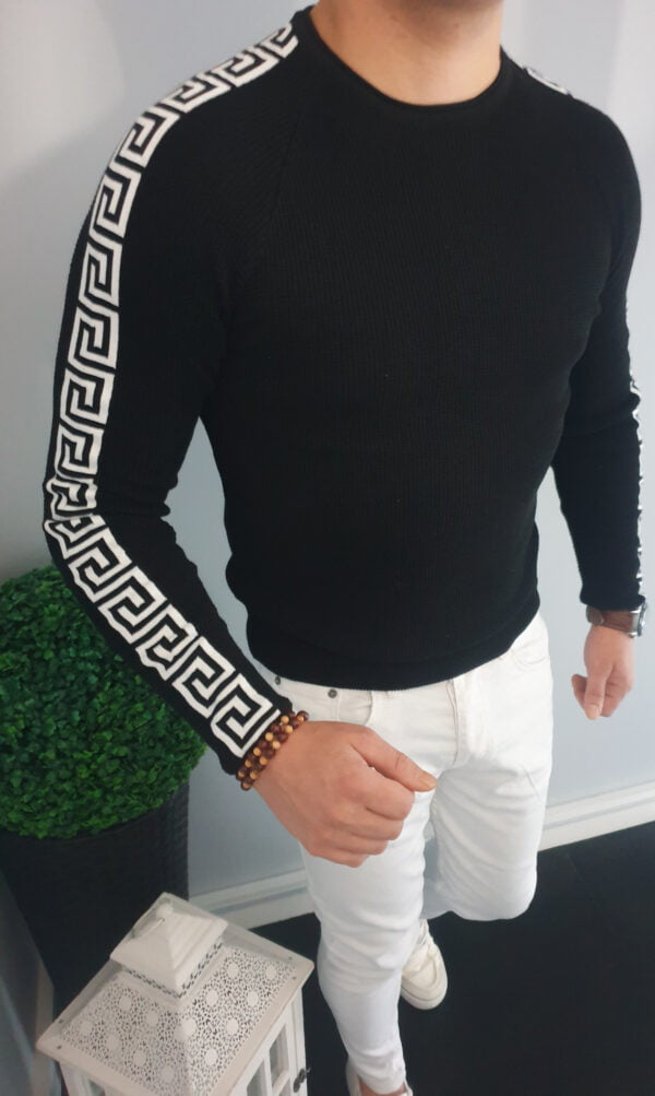 Czarny męski sweter z białym wzorem