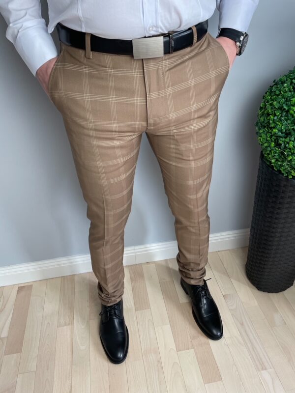 Eleganckie spodnie męskie slim fit w białą kratę