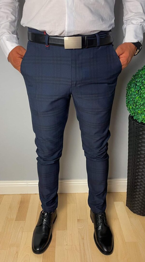 Granatowe eleganckie męskie spodnie w kratę