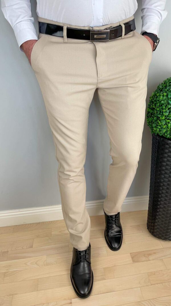 Beżowe materiałowe spodnie męskie 